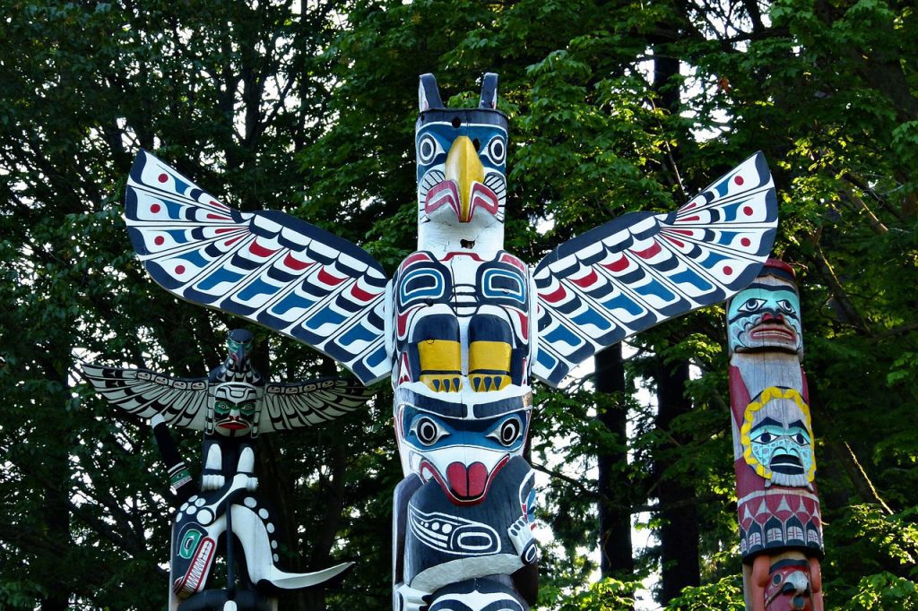 totems, stanley park, vancouver-52314.jpg